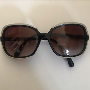 CHANEL SUNGLASSES (not authentic)
